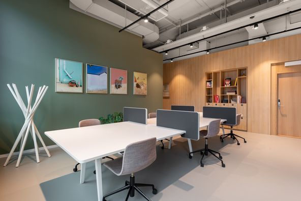 New York, Long Island City - Spaces: 47 Avenue A, New York, NY 10009
